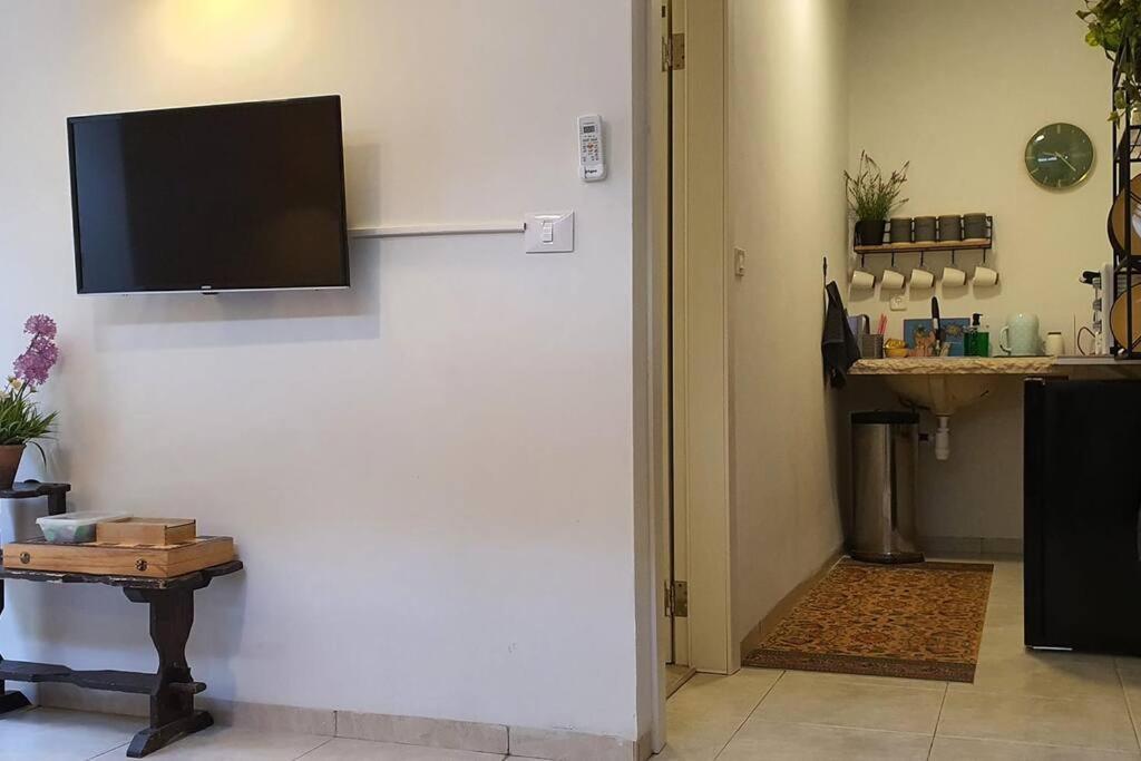 נקודת חן Apartment Shadmot Devora Exterior photo